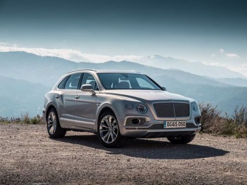 Silver car, compact, outdoor, suv, Bentley Bentayga wallpaper @wallpapersmug : ift.tt/2FI4it