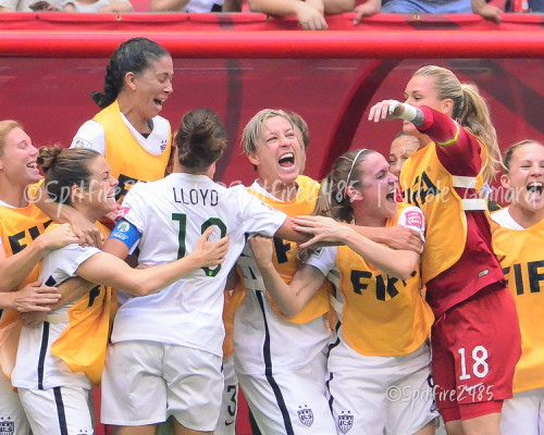 wambach-off-my-uswnt:  polarbearsuburbs:  Ash couldn’t control herself at the WWC final   she is the absolute cutest