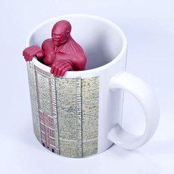 Fluorite-Wizard:  Attack On Titan - Colossal Titan Tea Strainer + Mug Setamiami -