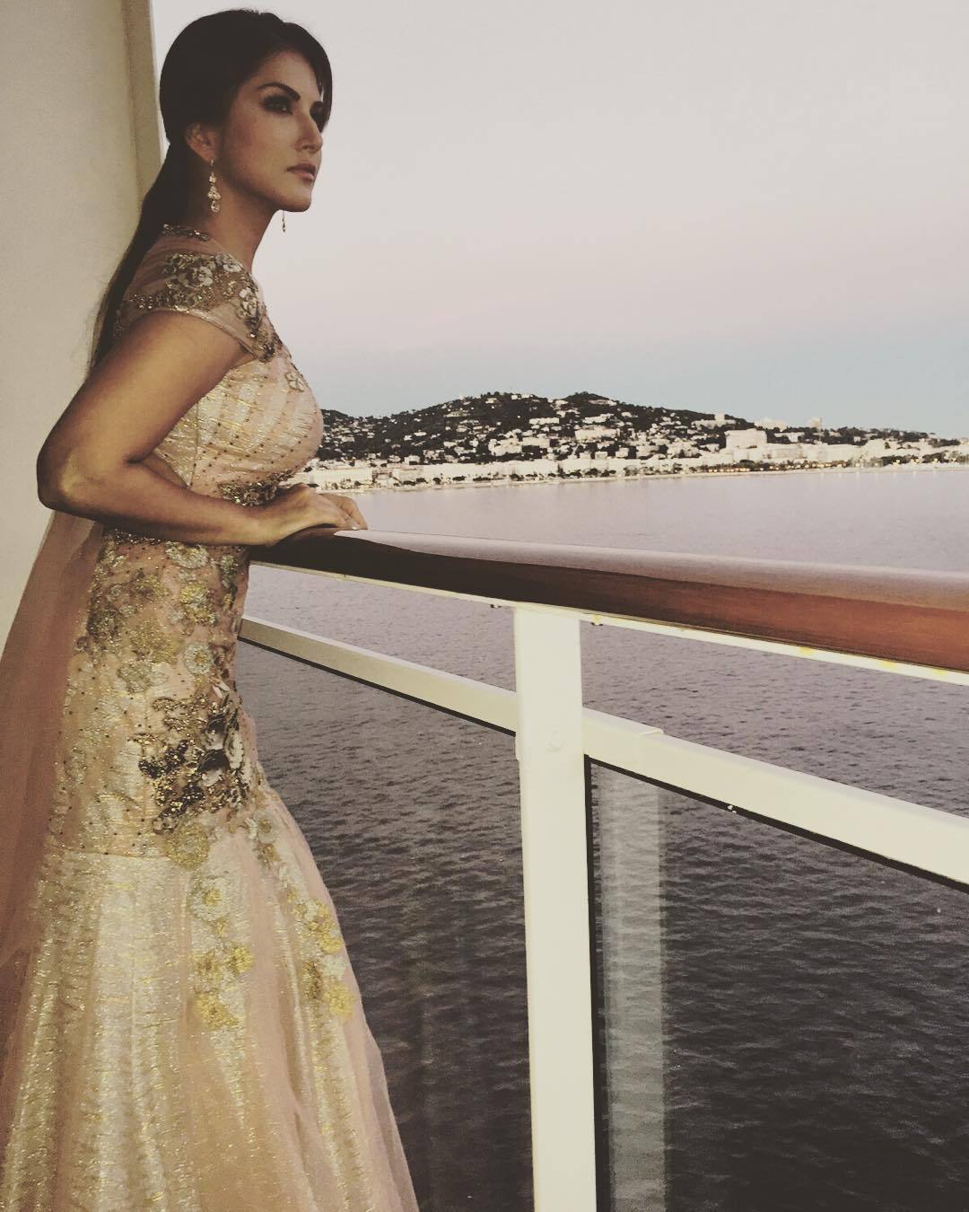 One more - my view from my room in Cannes :) @reetiarneja by sunnyleone