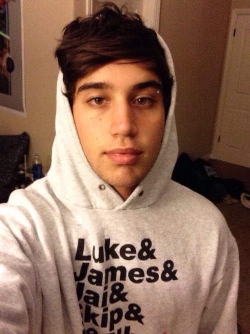 @JaiBrooks1: you’re a true 90’s kid if you remember this hoody