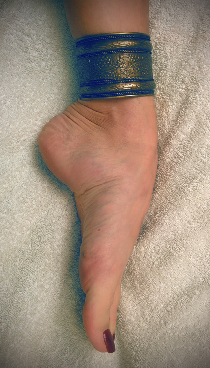 footsiepattes: Don’t I look like a Greek Goddess ?