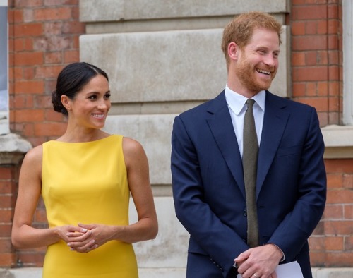 July 04| The Duke and Duchess of Sussex at Marlborough House! Brandon Maxwell Crepe Midi Dress&