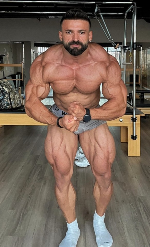 Mustafa Yildiz Does Things To Me! Look At Him! Hot Hot Hot!!!