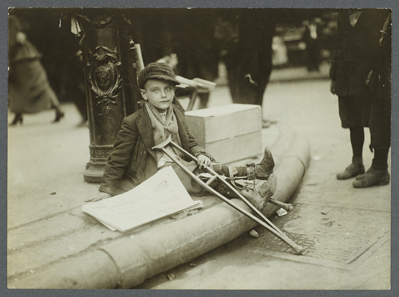 onceuponatown:  New York: Street kids. Early 1900s. Photography by Jessie Tarbox