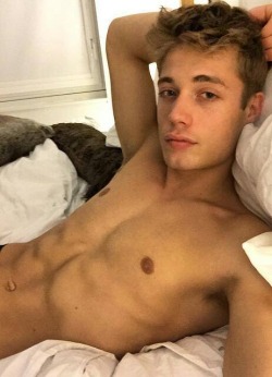 gaymanpornblog:  thehottestguysblog2:  Follow me for more: Blog 1: thehottestguysblog thehottestguysblog Blog 2: thehottestguysblog2 thehottestguysblog2 Blog 3: thehotgays thehotgays Blog 4: thehotgays2 thehotgays2 