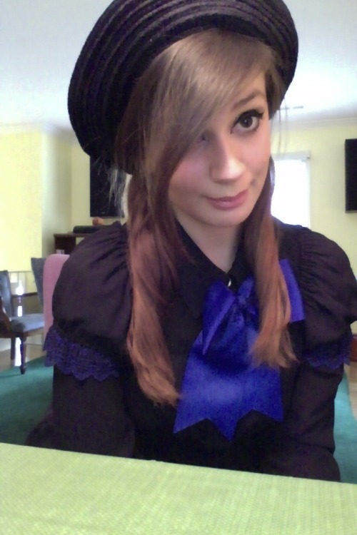 aristocrat-bampire-romance:I haven’t done lolita in like forever and my hair kinda sucks right