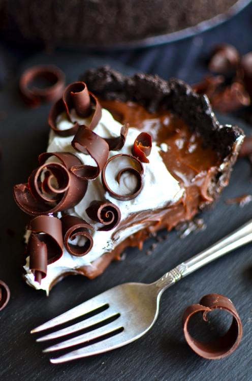 sweetoothgirl:    The Best Chocolate Pie Ever    