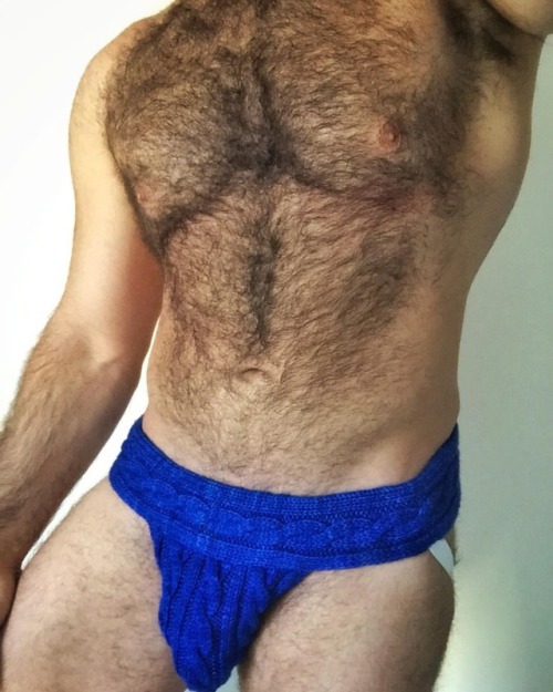 Yes, sometimes I brush my torso hairs. Good hygiene is important. Another Cableknit Jock completed t