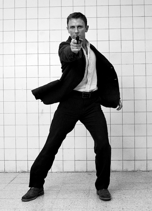 timothyolyphant:DANIEL CRAIG as James Bond// ph. Greg Williams