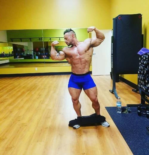 drwannabewannabe:  Anthony Paitaris - impressive in blue