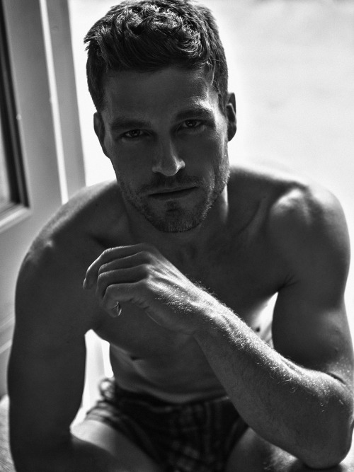 liammurphylove:  leonardocorredorphoto:  Marc Oliver Test   Marc Oliver shot by Leonardo Corredor Photography