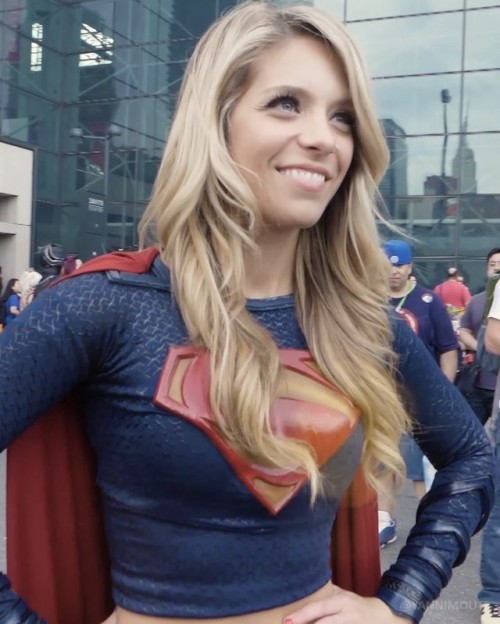 [PHOTOGRAPOHER] Super Girl Cosplay Video starring Laney Feni