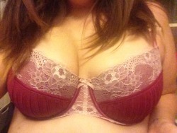gingerndwhite:  I really like my new bra.  It really is a very pretty bra :) love the way your hair looks in this picture as well :)