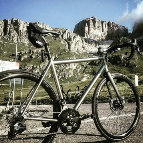 crisptitanium:#Repost @bergi33 • • • #Repost @bergi33 • • • #bikeporn #bike #bikeride #bikelove #bic