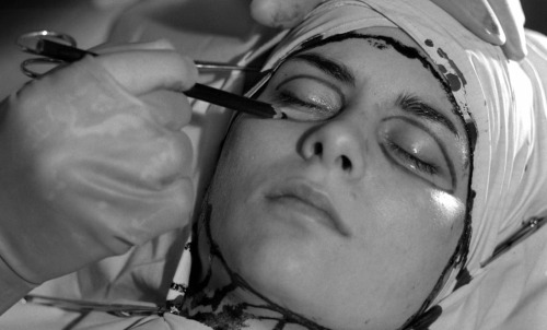 ozu-teapot:Les yeux sans visage (Eyes Without a Face) | Georges Franju | 1960Pierre Brasseur, Juliette Mayniel