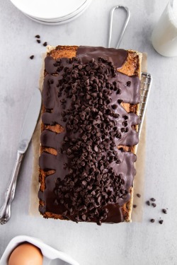 sweetoothgirl:    chocolate chip cookie dough-stuffed pound cake