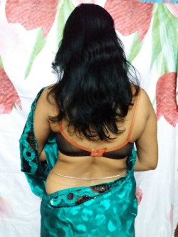 Desibhabhiaunties:  Erotic Saree Strip