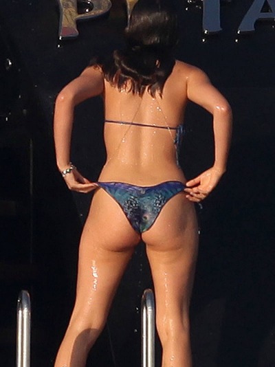 Photos Of The Day Bruna Marquezine S Bikini Butt Tumbex