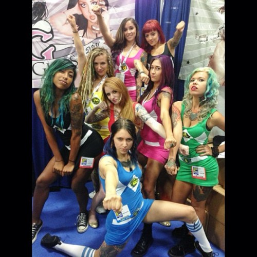 damselsuicide: #mightymorphinsuicidegirls ❤ #sgcon2013 (at San Diego Comic-Con International 2013)