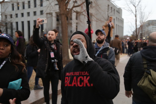 the-movemnt: 26 stunning photos show Black Lives Matter protesters making waves at the inauguration