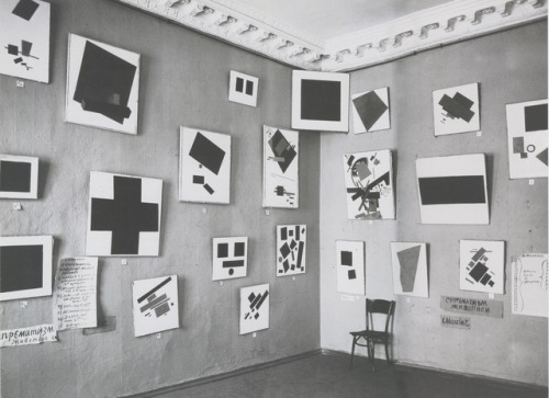 artessenziale:  Kazimir Severinovich Malevic, 0.10 Exhibition (Petrograd, 1915)