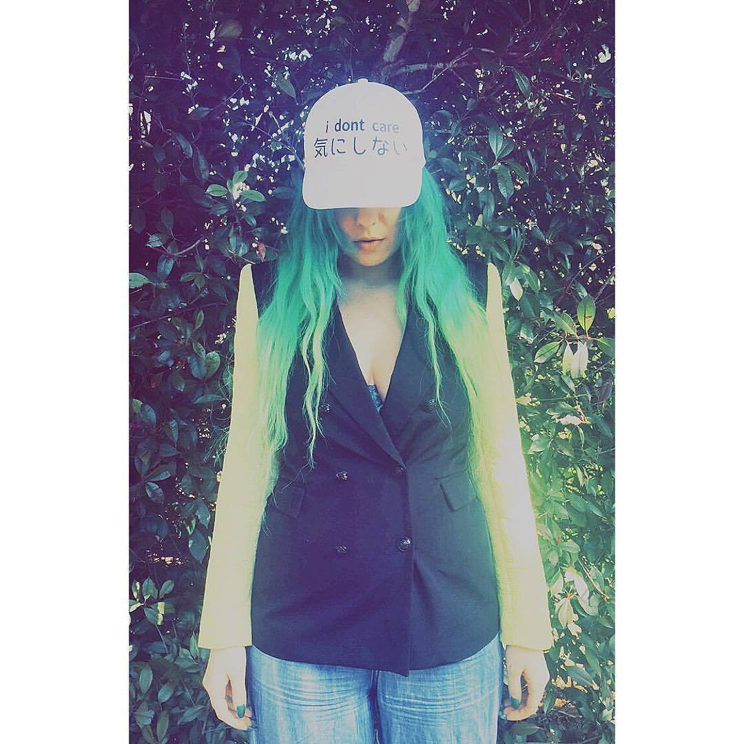 #Tbt when my hair matched my clothes 🙌🏻💚   #idontcare #flurogreen #chesttattoo