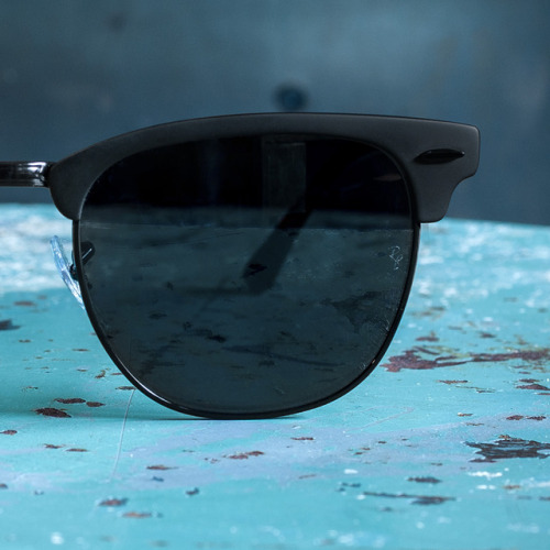 Ice bold // Matte black frames and blue lenses are new to Clubmaster Metal