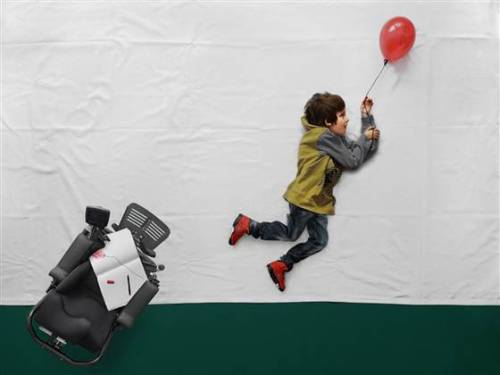 howtotalktogirlsatparties:  “Photographer helps boy in wheelchair do the impossible.” 