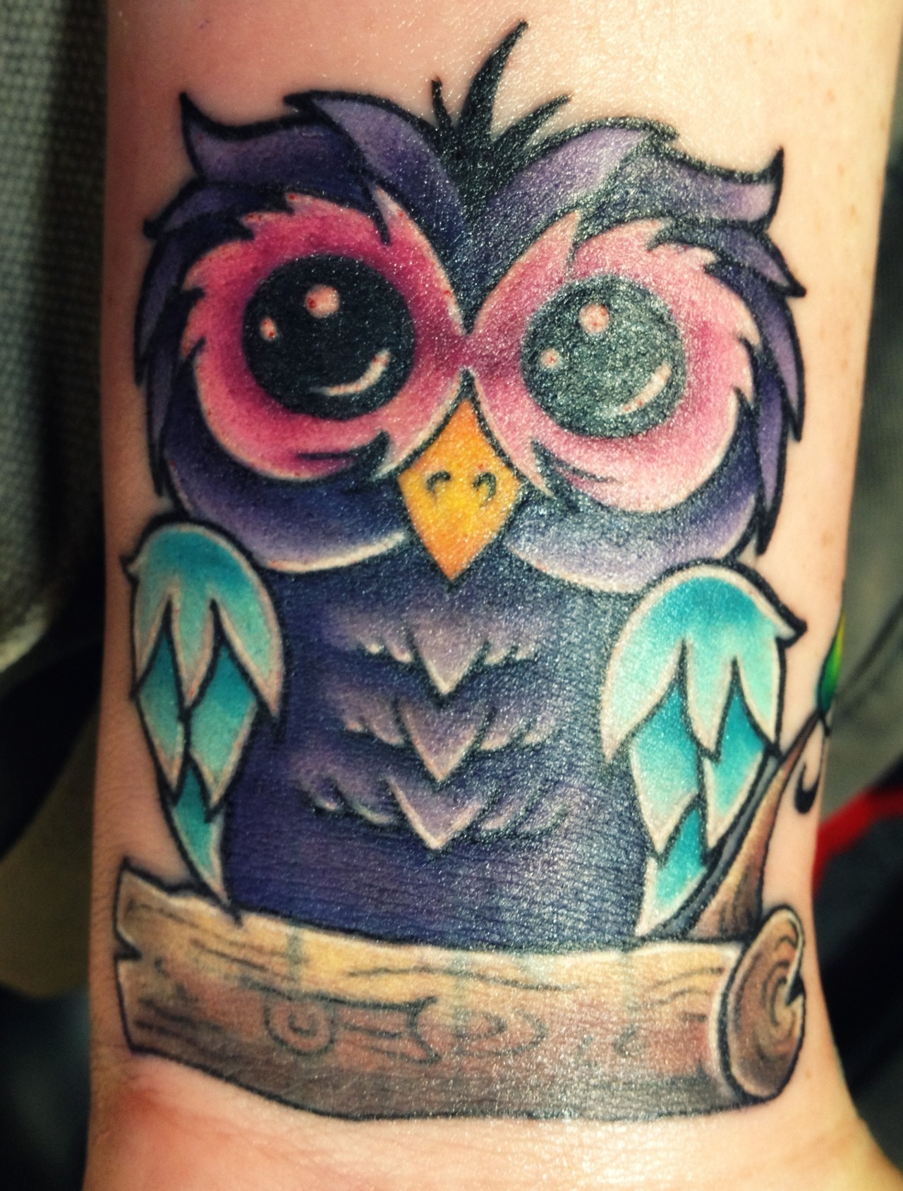fuckyeahtattoos:  My owl done by Lacey Burnett at Dragon’s Den in Ocean Springs,