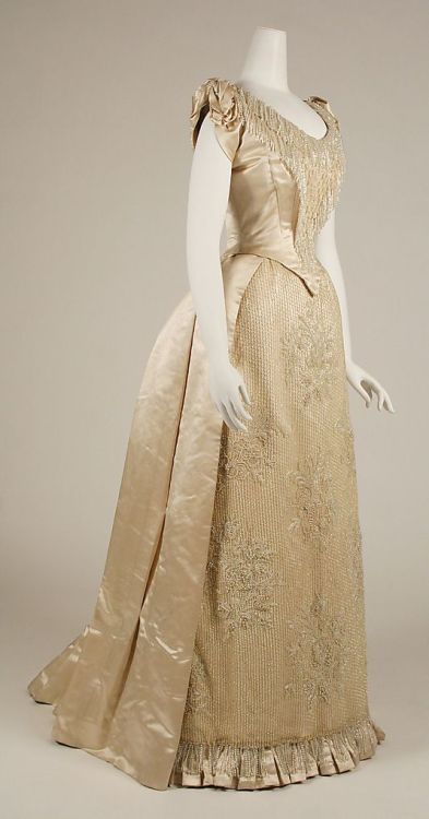 Evening dress Snyder, Cleveland, Ohio 1888-1889 silk heavily beaded