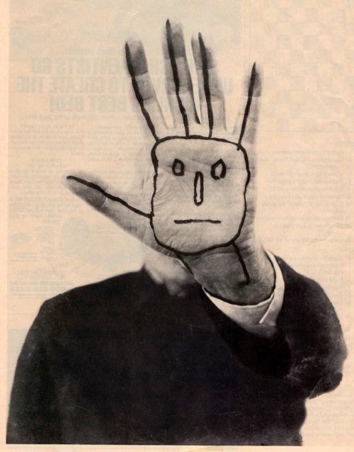 creaturesofcomfort:Saul Steinberg’s final self-portrait.