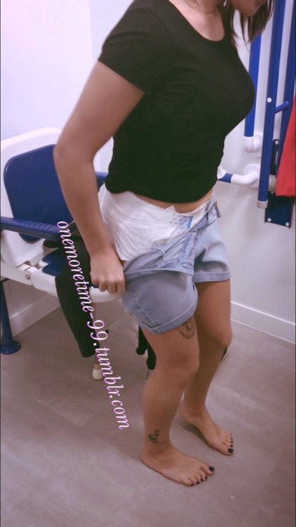 onemoretime-99: Crinkle, crinkle, crinkle….is that girl in the next changing room wearing nap