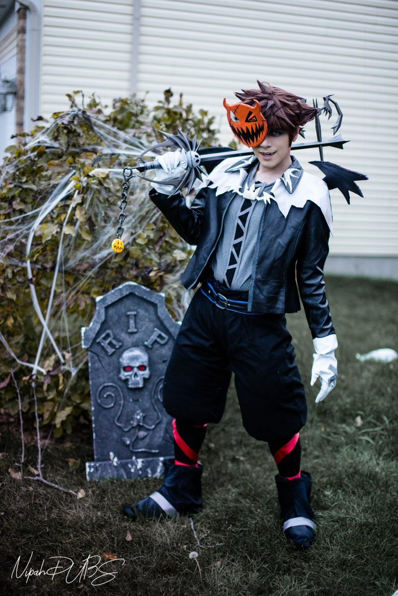 nipahdubs:  “Halloween town!”AHHHH!! So happy to show you guys these, he is finally