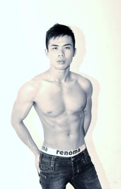 Renomaboys:  Lew Voon Khong Looking Hot In Renoma Sport 