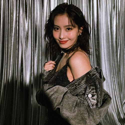 Momo - Grunge Aesthetic