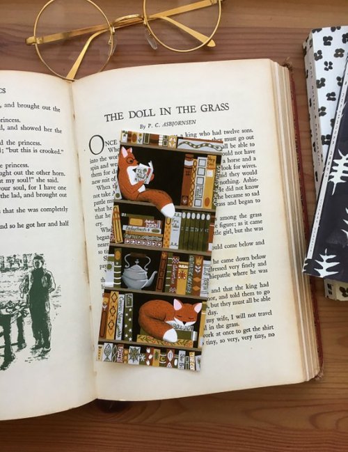 snootyfoxfashion:Bookshelf Animal Bookmarks from annyamarttinenx / x / x / x / x 