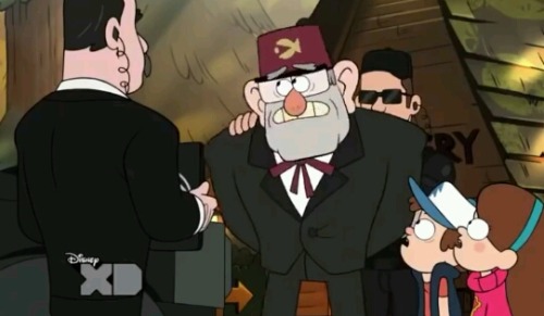 gravityfallsrockz:  The holy trinity of modern cartoon conmen voiced by their creators getting arrested