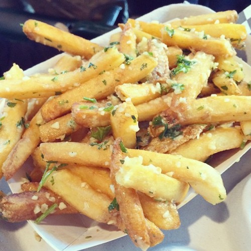 jocie: #gilroy #garlic #fries at the ballpark #sfgiants (at AT&amp;T Park) These are *amazing*. Pr