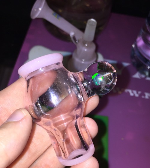 bakedloaf: bakedloaf:  bakedloaf:   bakedloaf:   FOR SALE: Pink Cadillac hitman cake rig, 10mm male joint, used only a handful of times. The rozay dome in these pictures was custom made for this rig so I’d like to sell them together.  Asking 跌 +