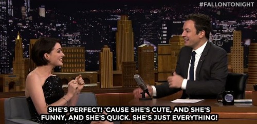 Anne Hathaway fangirling over Sandra Bullock (2014)