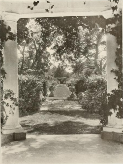 nemfrog:  Mariemont, a garden in Newport, R.I. Beautiful gardens in America. 1915. 