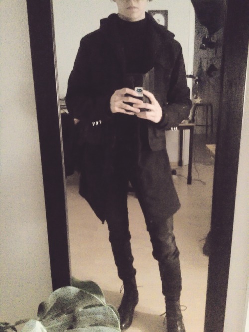 ohmonolith:got new boots and low cut shoes and i just really need autumn to come so i can look cool 