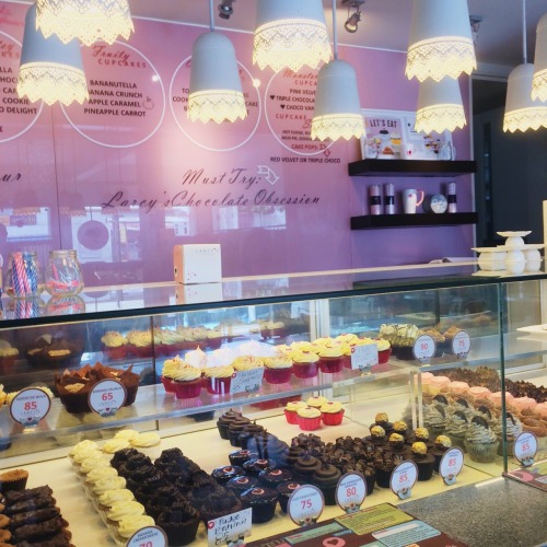 Larcy’s Cupcakery CafeDrove all the way to BF Homes last Saturday with a friend to check out s