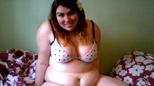 deliciouslymonnyme:  pigglett1963:  she be gorgeous   tdevil:pigglett1963:she be gorgeous   