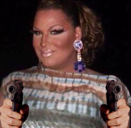 manuvers:  Beyoncé really saw the rap queens fighting over crumbs and was like lol ANYWAY I’m now the queen of rap. Any questions? 