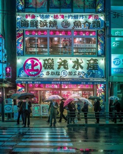 tokyoluvblog:Can you believe this is a franchise restaurant! I like what they do with the old school deco.https://www.instagram.com/p/B1WS-d1gOuu/?igshid=12mvtcq49lsxv