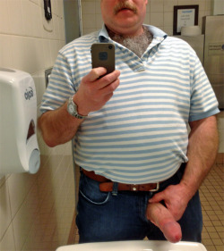 daddyamor:bad-daddies:#1 dad - great submission from a fan- would love to see more!  Is this real?