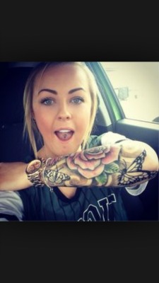 I love her tattoos ☺️☺️☺️