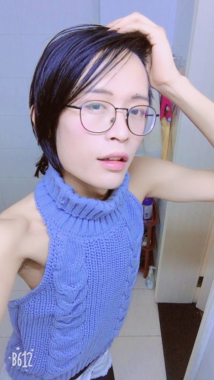 sironeco13: 411momo:   radiancegc:   radiancegc:  请不要嘲笑我的化妆技术😂😂😂  求关注求转发QuQ   很棒啊!!   很性感呀！！ 而且棒棒看起来好水嫩 